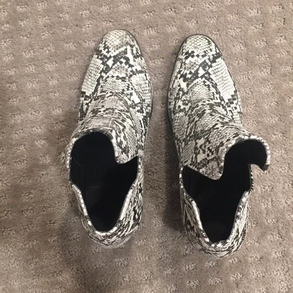 NWOT Snakeskin print vegan leather booties - Picture 5 of 11